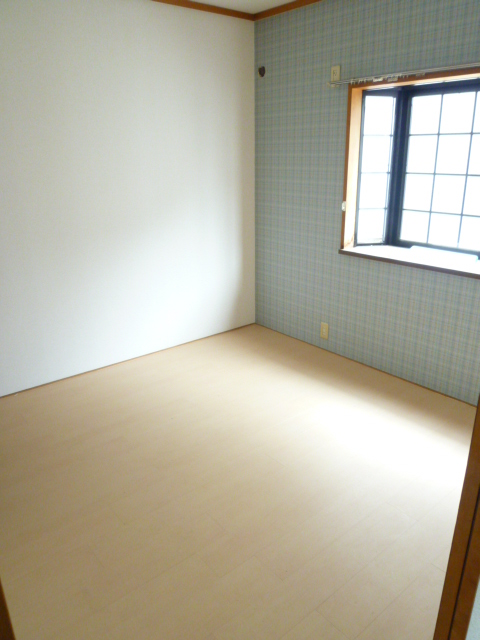 Other room space. Bay window Yes