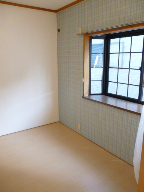 Other room space. With bay window