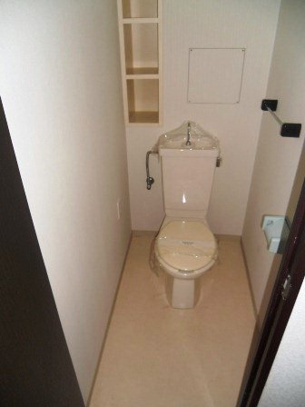 Toilet. Sanhaitsu Neyagawa