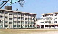 Junior high school. Neyagawa Tatsunaka Kida junior high school (junior high school) up to 809m