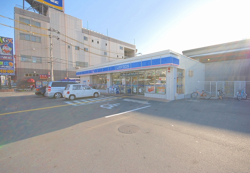 Convenience store. Lawson Neyagawa Ikeda Sanchome store up to (convenience store) 423m