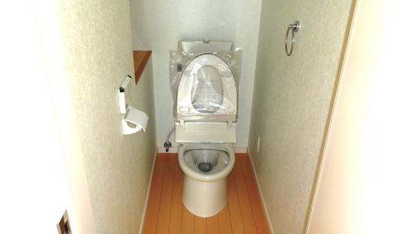 Same specifications photos (Other introspection). Toilets are two places, It is with warm water washing toilet seat ☆