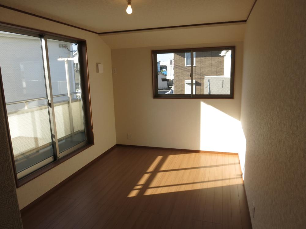 Non-living room. Indoor (12 May 2013) Shooting