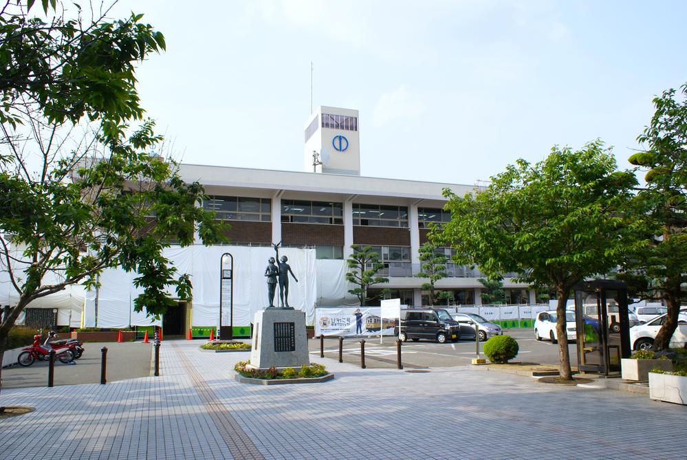 Government office. Also nearby 1230m city hall until the Neyagawa City Hall, It is something useful.