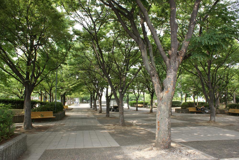 park. 730m large park until the first Honcho park is nearby, You can spend slowly fun time with children.