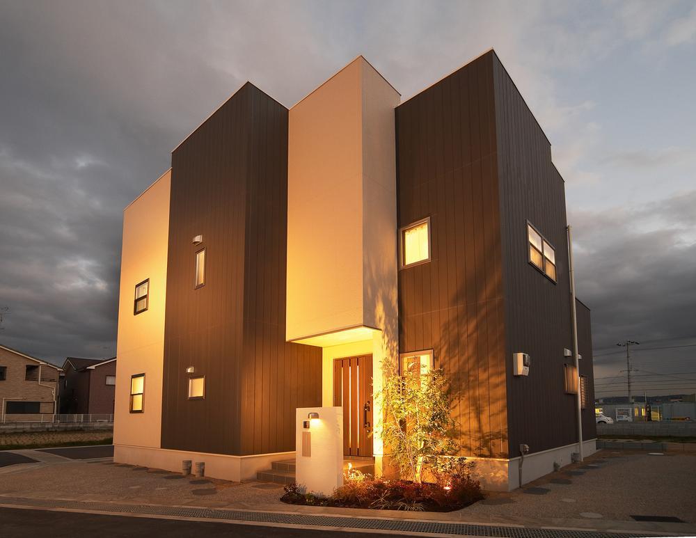 Same specifications photos (appearance). It is an example of our construction example. Innovative design in modern appearance. Custom home also model house also We offer a one-of-a-kind in a little bit different structure from the other.