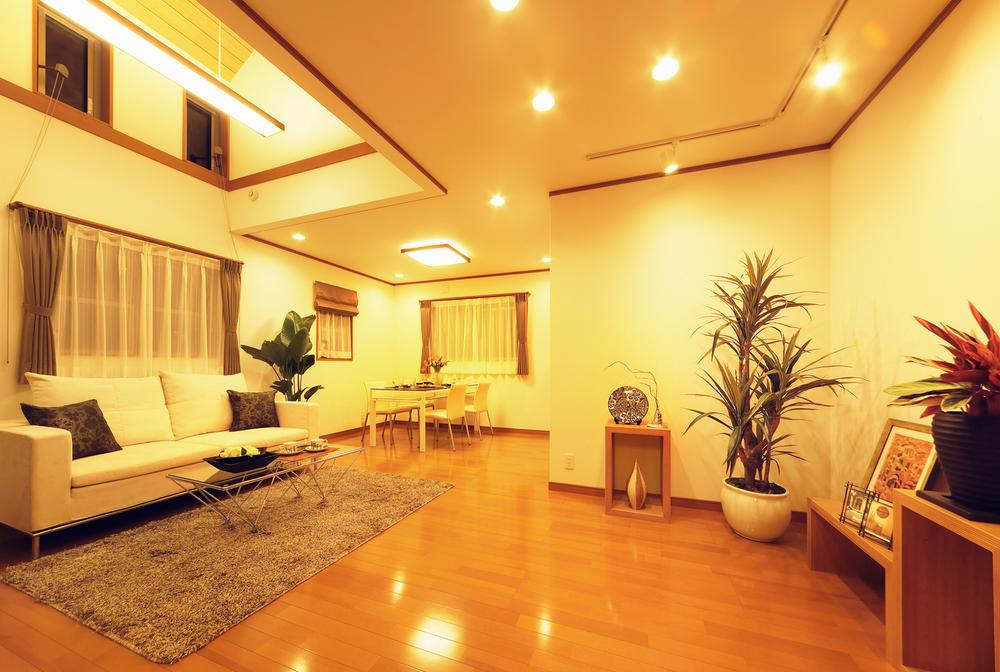 Same specifications photos (living). Example of construction ・ Even lighting arrangement Exclusive coordinator will advice. Space charm calm.