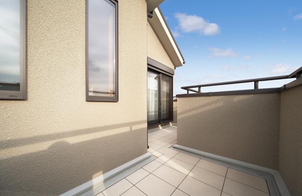 Balcony. Example of construction ・ Spacious balcony that look up to the sky. Local subdivision is open location.