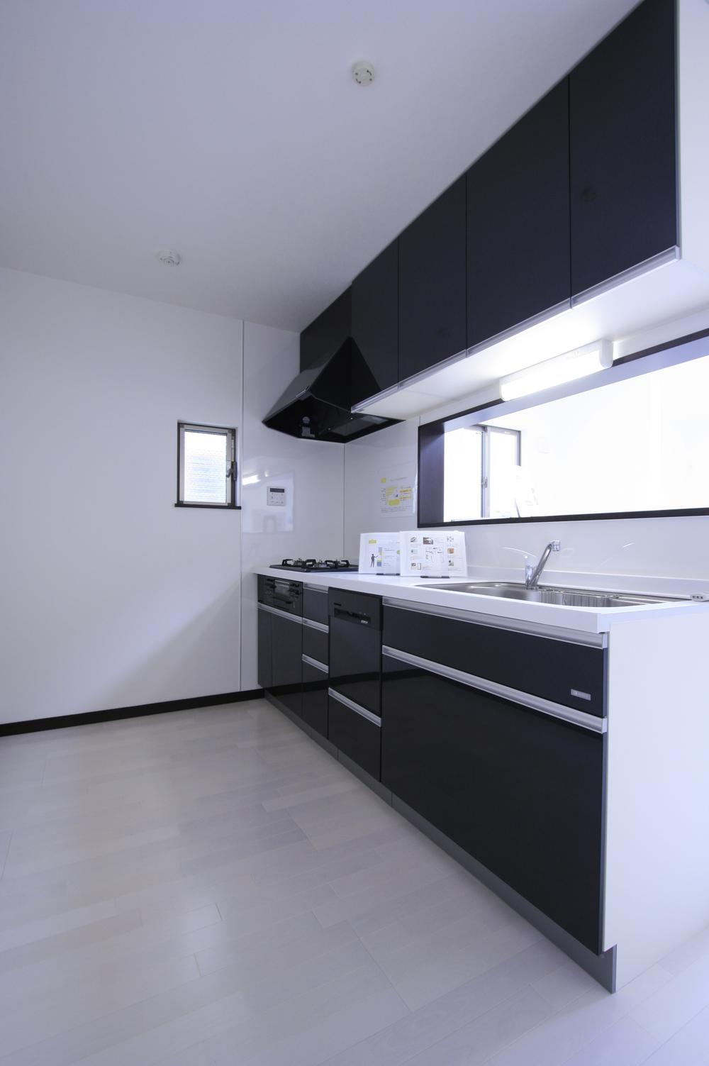 Same specifications photo (kitchen)