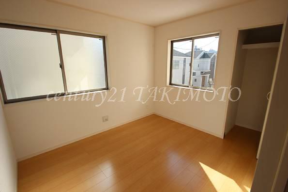 Non-living room. I wonder if the nursery?