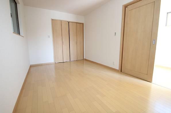 Non-living room. There are housed in each room, It can be used widely rooms!