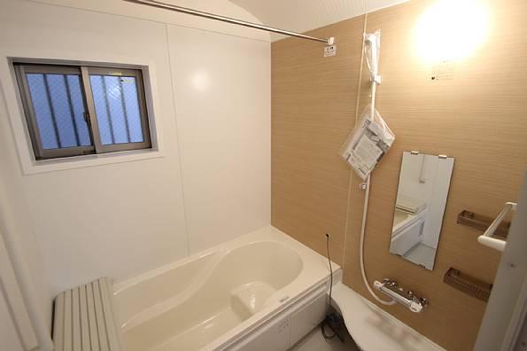 Bathroom. The spacious bathroom 1 pyeong type. Bathroom dryer with!