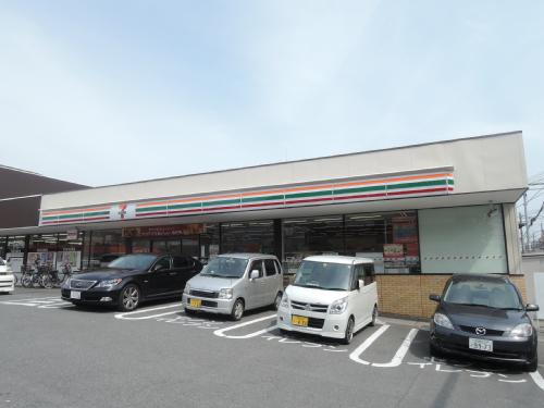 Convenience store. 138m to Seven-Eleven (convenience store)