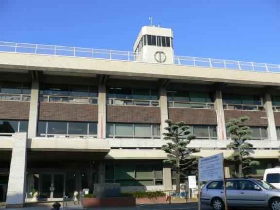 Government office. Neyagawa 597m to City Hall