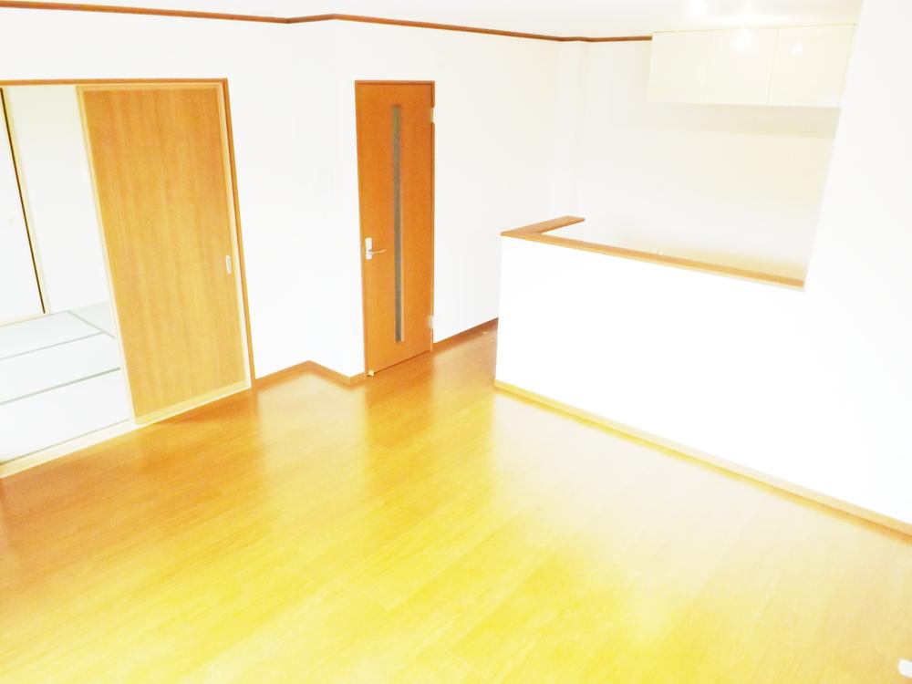 Living. Local photos (living) Unnecessary and easy care wax!