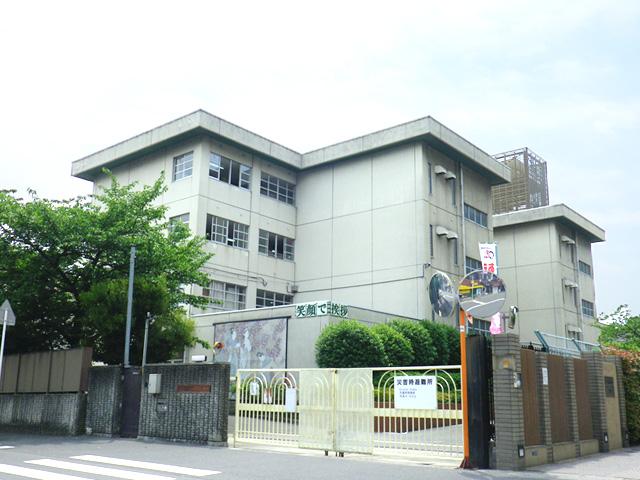Primary school. Neyagawa Municipal Kiya to elementary school 461m