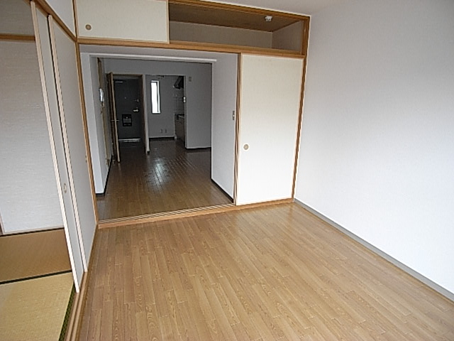 Other room space. Western style room