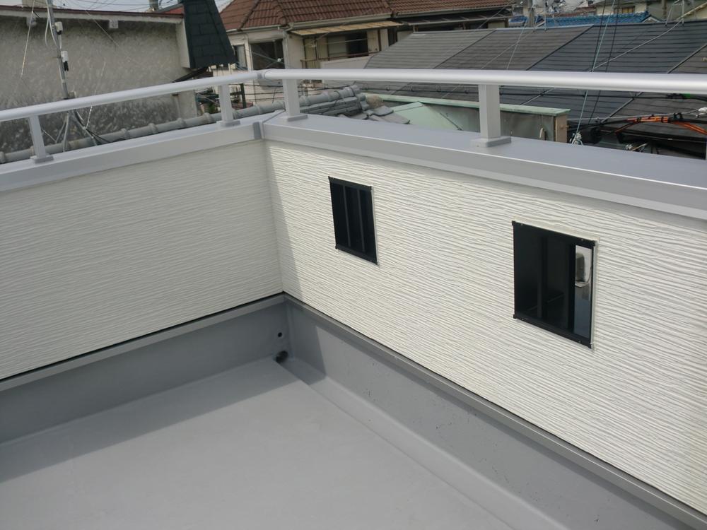 Balcony. Same specifications Photos