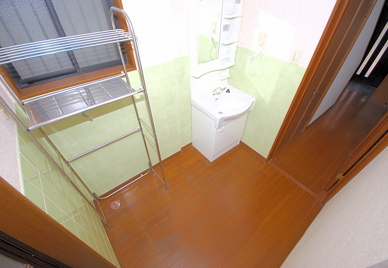 Washroom. Washroom