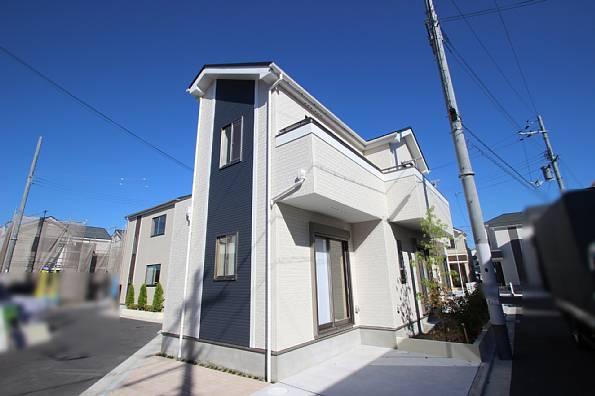 Local photos, including front road. Front road 4.7m spacious! !