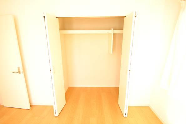 Receipt. Clean also the room in all room with storage!