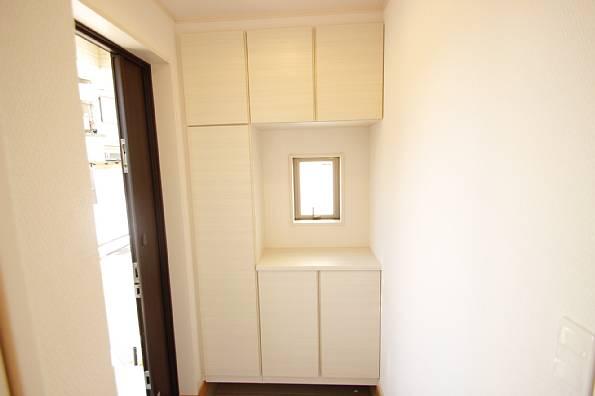 Receipt. Large shoe box standard equipment! !