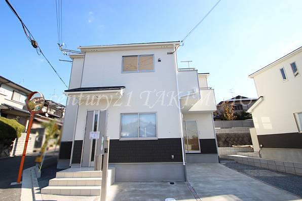 Local appearance photo. Strong siding board used to dirt on the outer wall! !