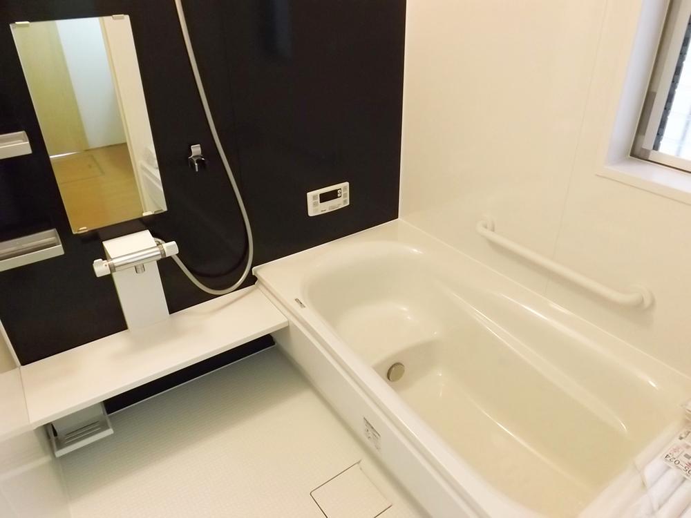 Same specifications photo (bathroom). Same specifications photo (bathroom) Bathroom heating dryer! Warm bath!