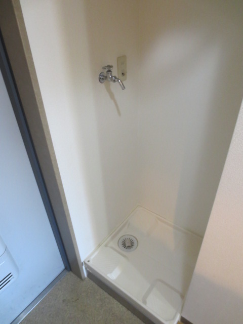 Other Equipment. Indoor laundry bread