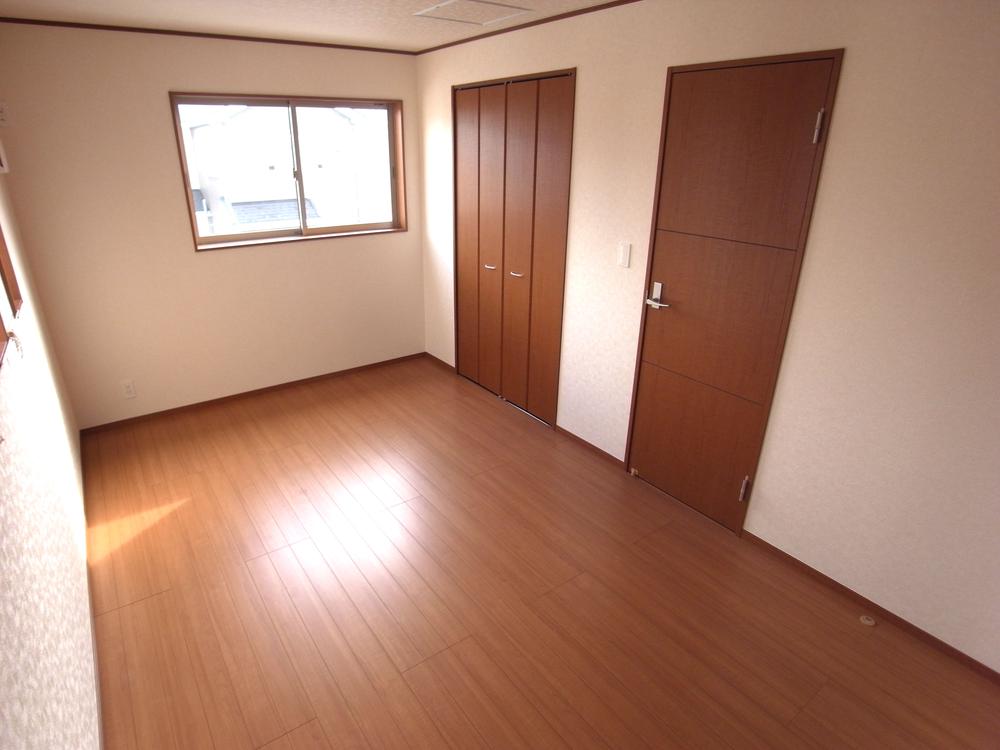 Same specifications photos (Other introspection). Comfortable space with plenty of storage space