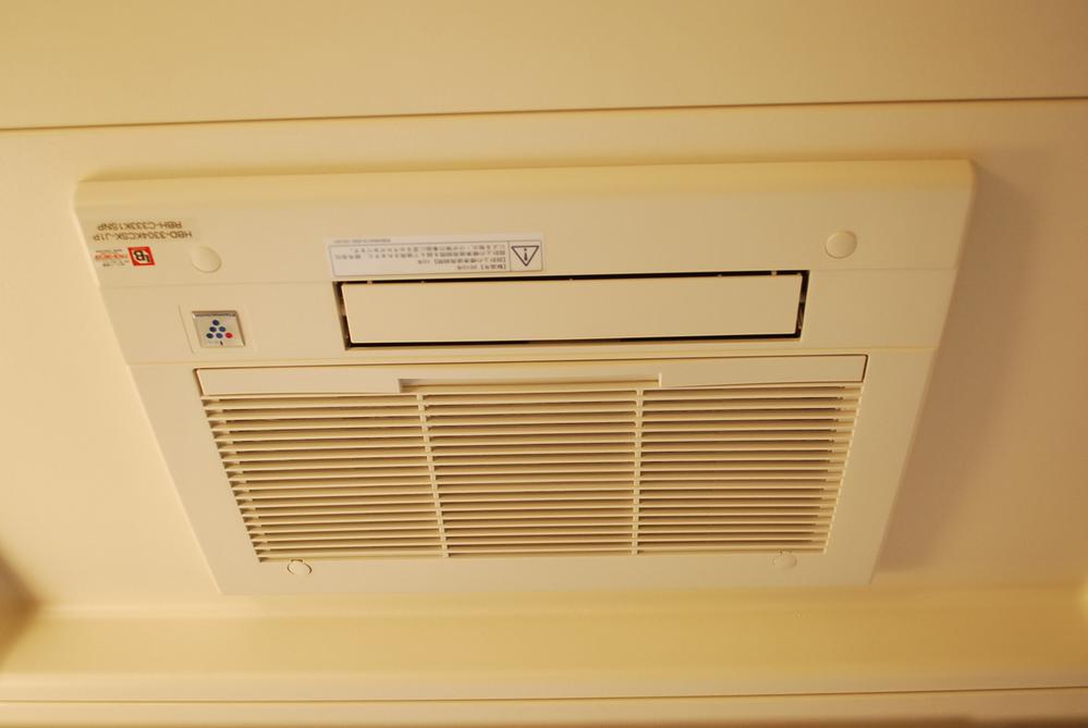 Cooling and heating ・ Air conditioning. When it's cold, Happy bathroom heating dryer in the rainy season of the room Dried!