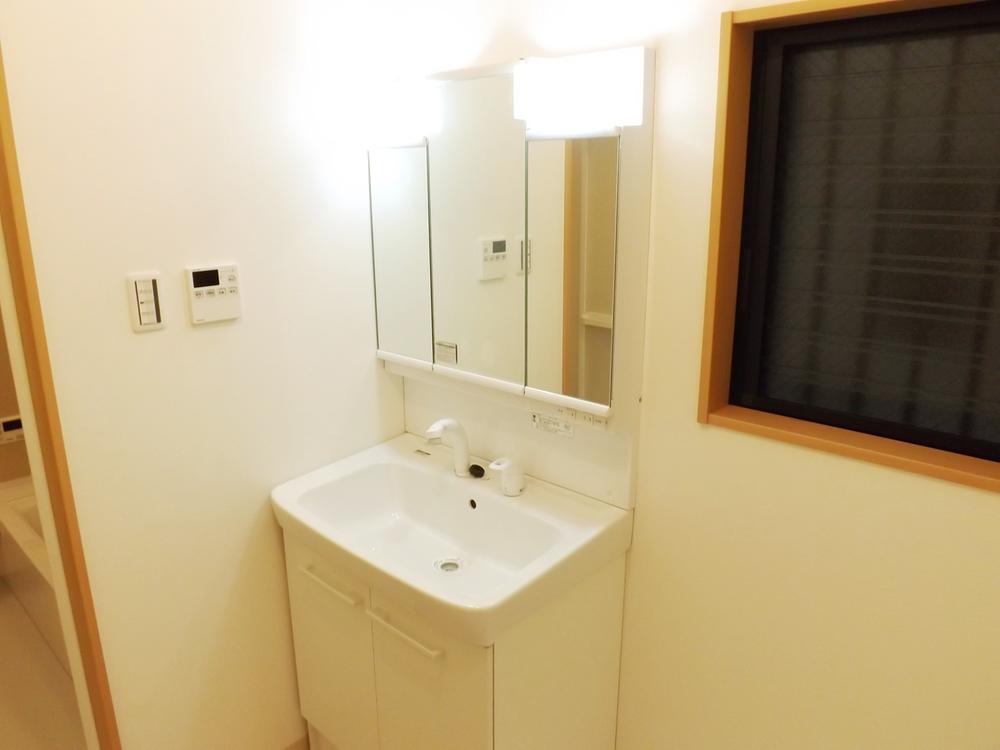 Other Equipment. With hand shower! Cleansing also shampoo happy!