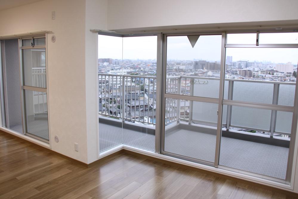 View photos from the dwelling unit. View of charm where you can enjoy the night view!