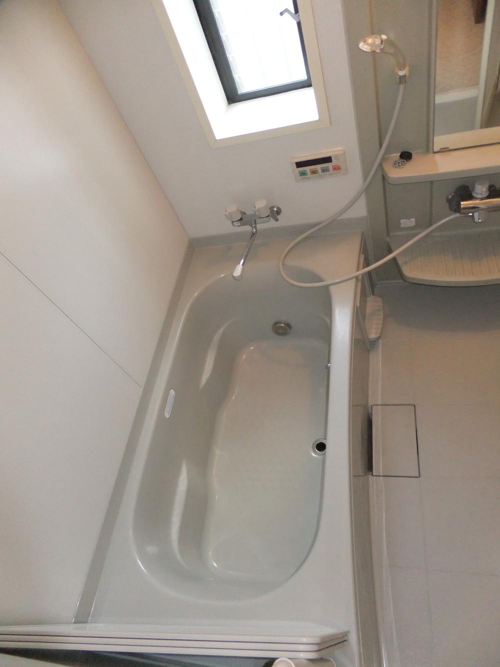 Bathroom. Indoor (12 May 2013) Shooting