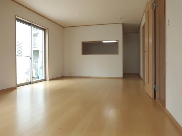 Living. Spacious living room of about 16 quires Big success as a place of communication with family