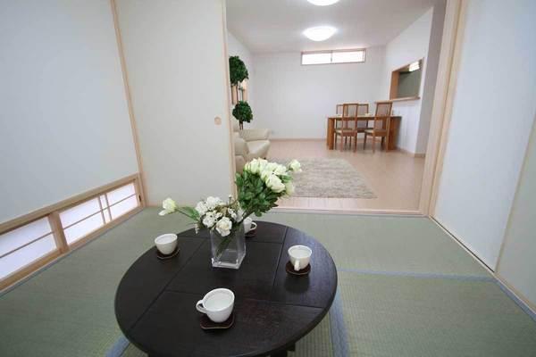 Same specifications photos (Other introspection). There is also a spacious relaxing Japanese-style room