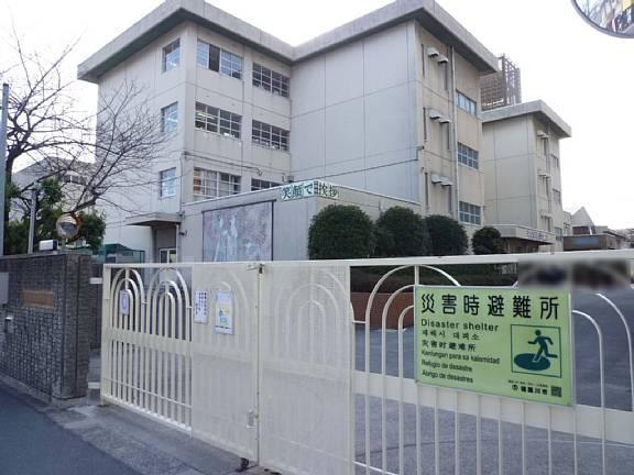 Junior high school. Neyagawa Municipal Tomoryo 岐中 to school 1211m