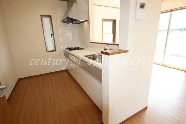 Kitchen. Popular face-to-face kitchen. Storage is also rich!