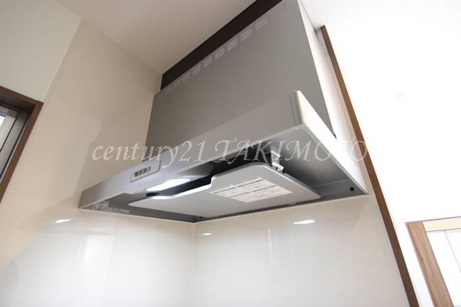 Model house photo. State-of-the-art range hood that does not breathe oil stains inside