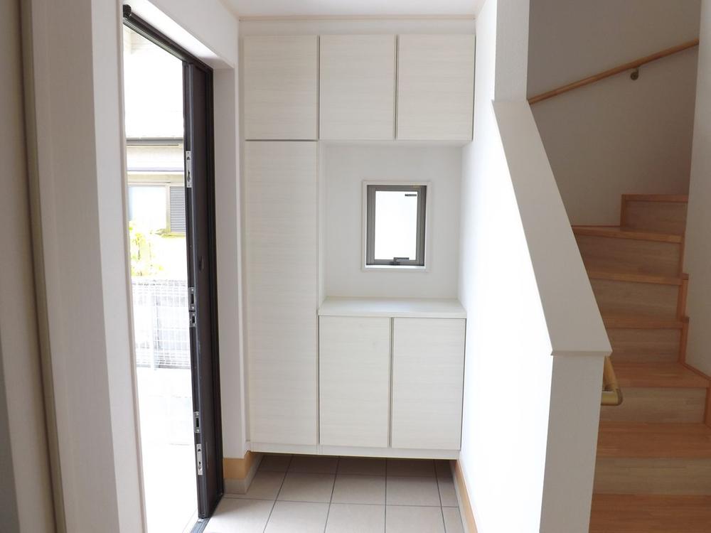 Same specifications photos (Other introspection). Same specifications photos (entrance)