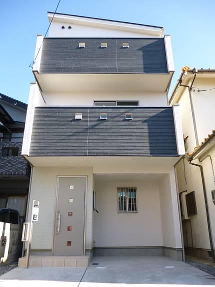 Local appearance photo. Darker color scheme It is also popular in time to become.