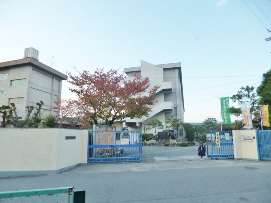 Primary school. Shimeno until elementary school 885m