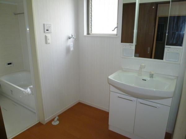 Wash basin, toilet. Wash basin with excellent storage capacity and functionality shower