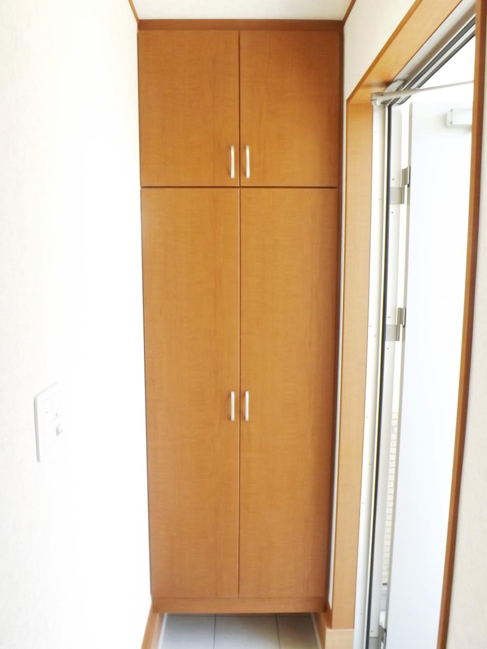 Non-living room. Local photos (entrance)