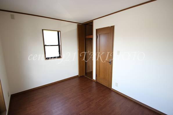 Non-living room. Also spacious clean room there is housed in each room!