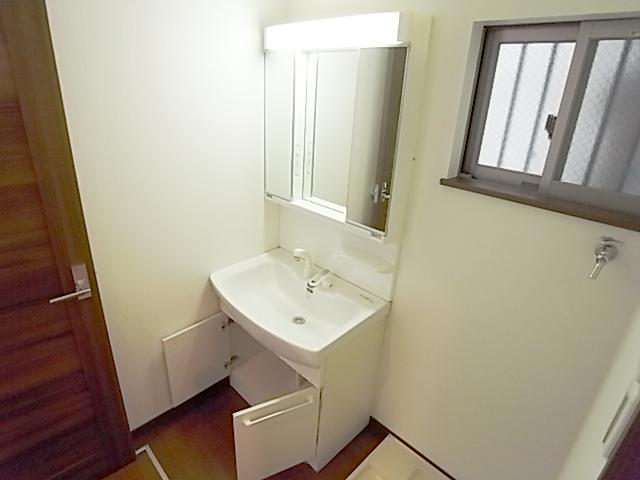 Same specifications photos (Other introspection). Same specifications washbasin
