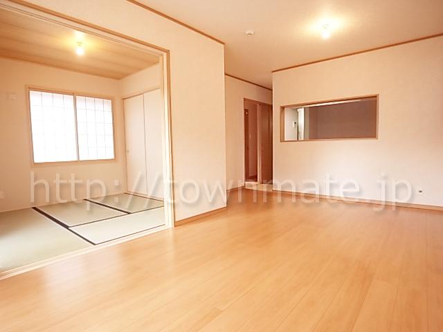 Same specifications photos (living). A bright room living