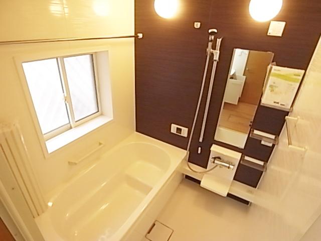 Same specifications photo (bathroom). Bathroom dryer with unit bus