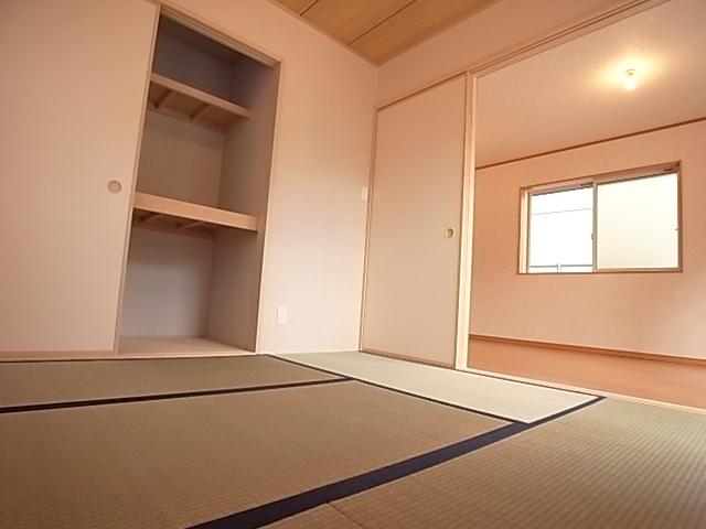 Non-living room. Easy-to-use Japanese-style