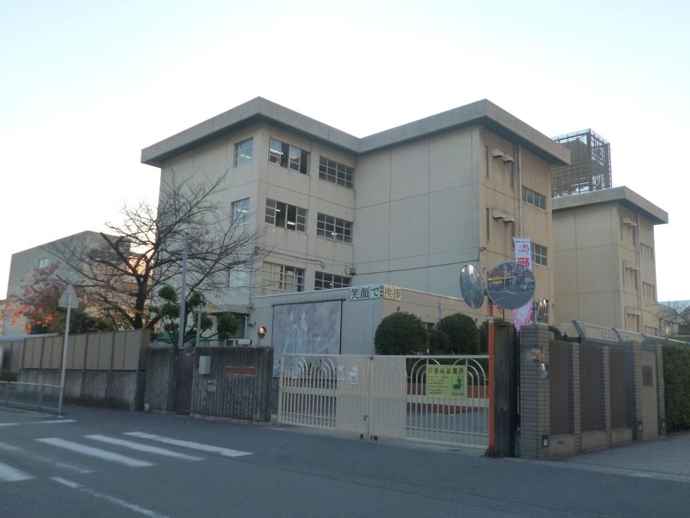 Junior high school. Neyagawa Municipal Tomoryo 岐中 to school 1211m